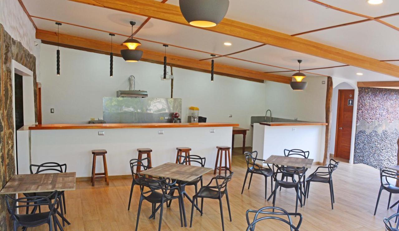 Lava House Hostal 푸에르토아요라 외부 사진