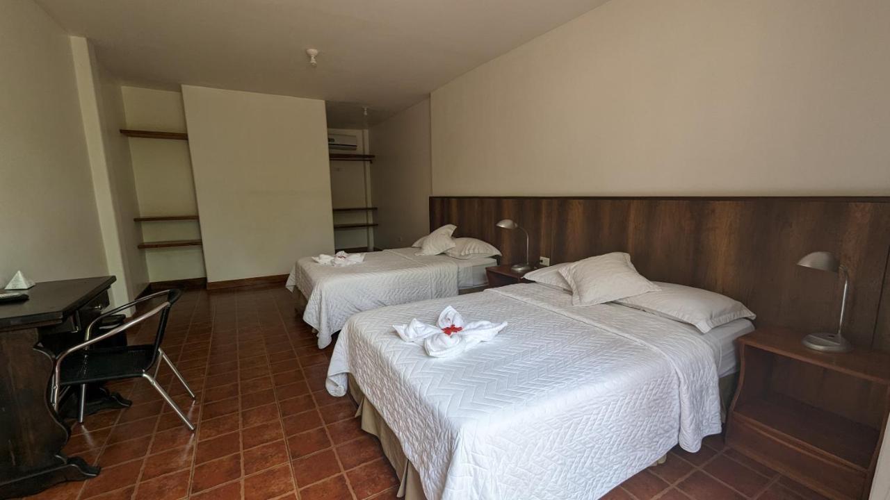 Lava House Hostal 푸에르토아요라 외부 사진