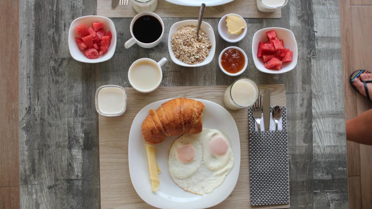 Lava House Hostal 푸에르토아요라 외부 사진