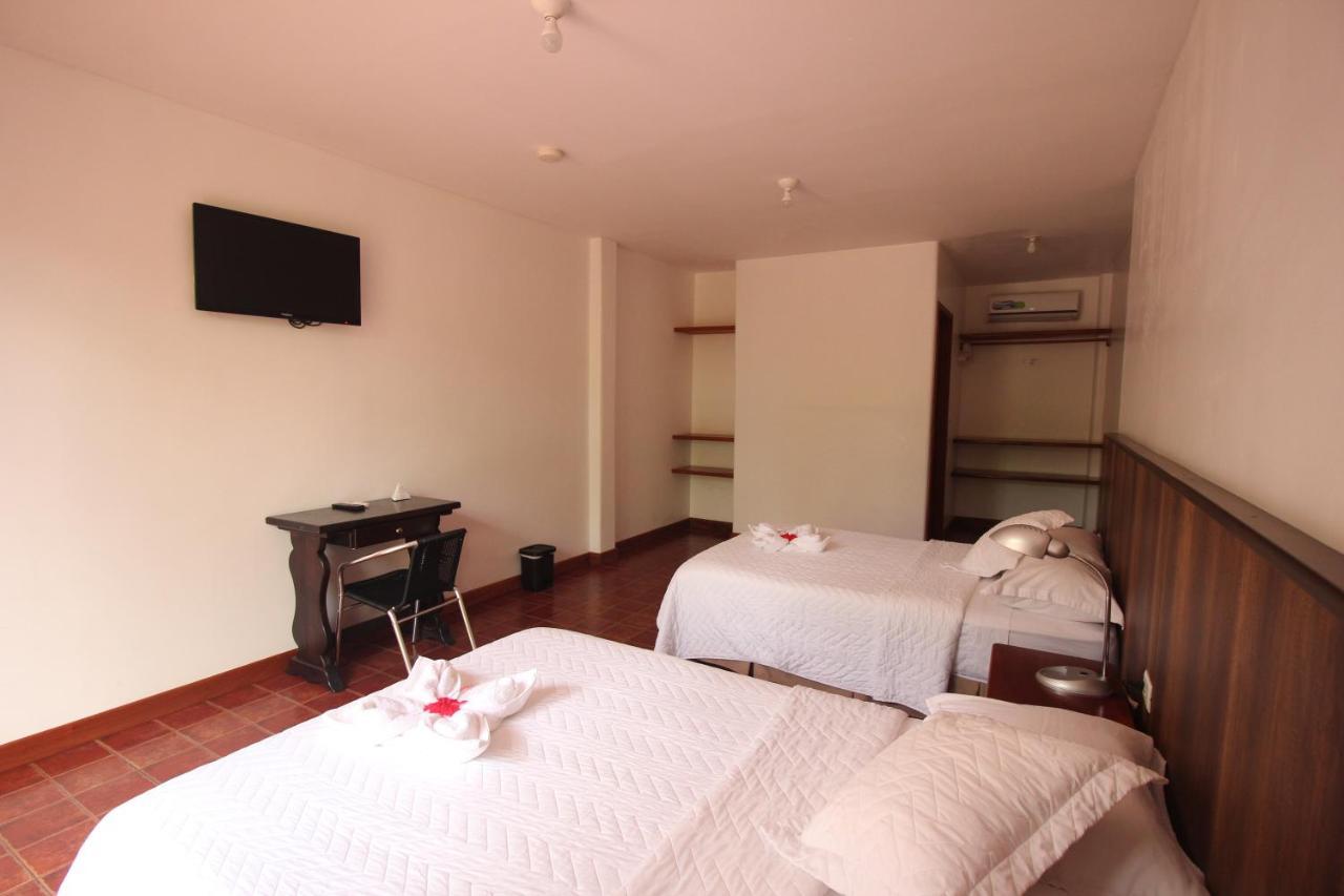 Lava House Hostal 푸에르토아요라 외부 사진