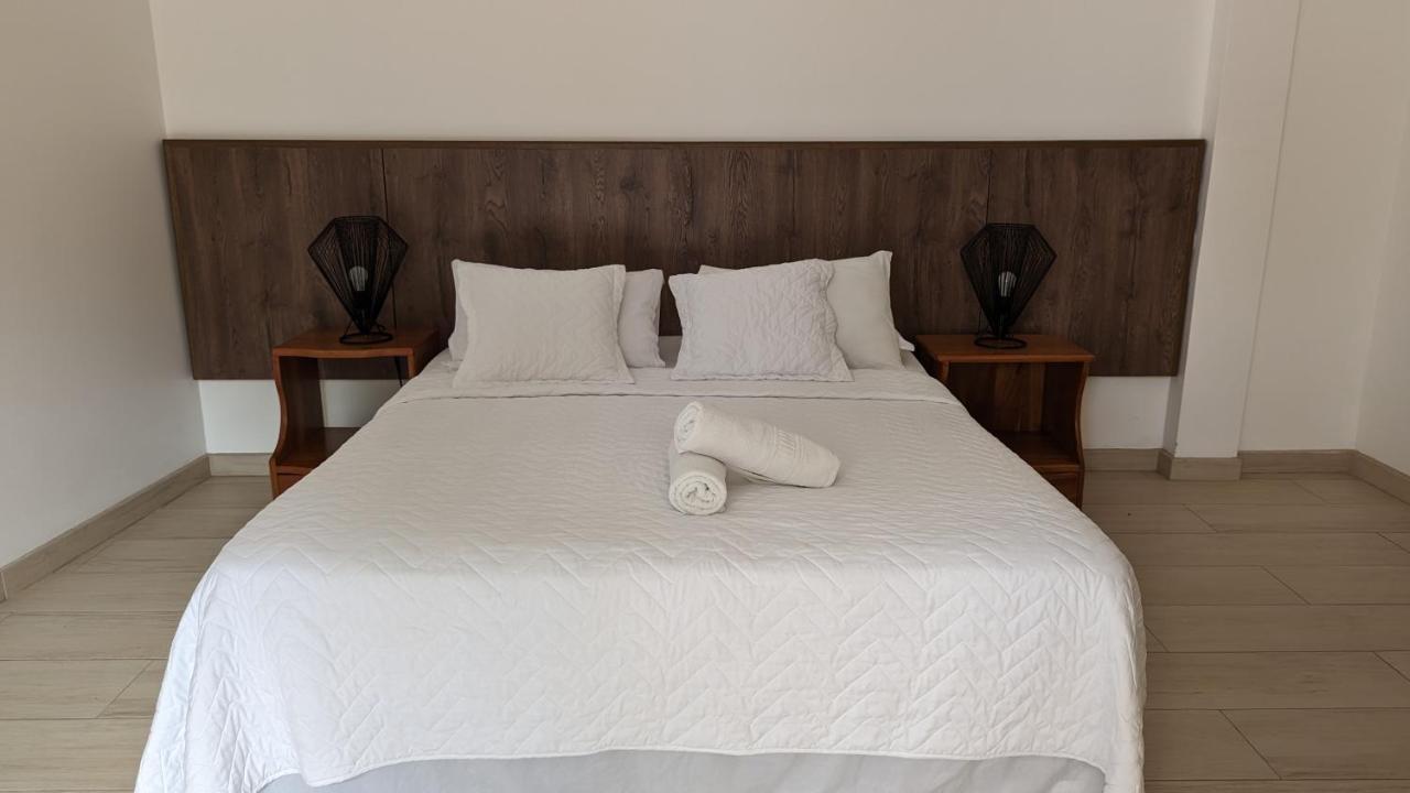Lava House Hostal 푸에르토아요라 외부 사진