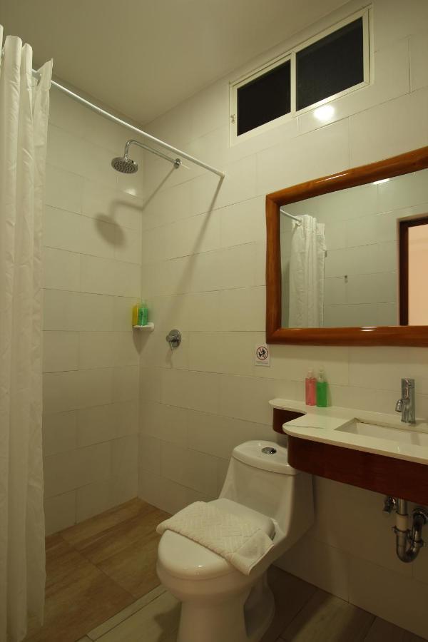 Lava House Hostal 푸에르토아요라 외부 사진