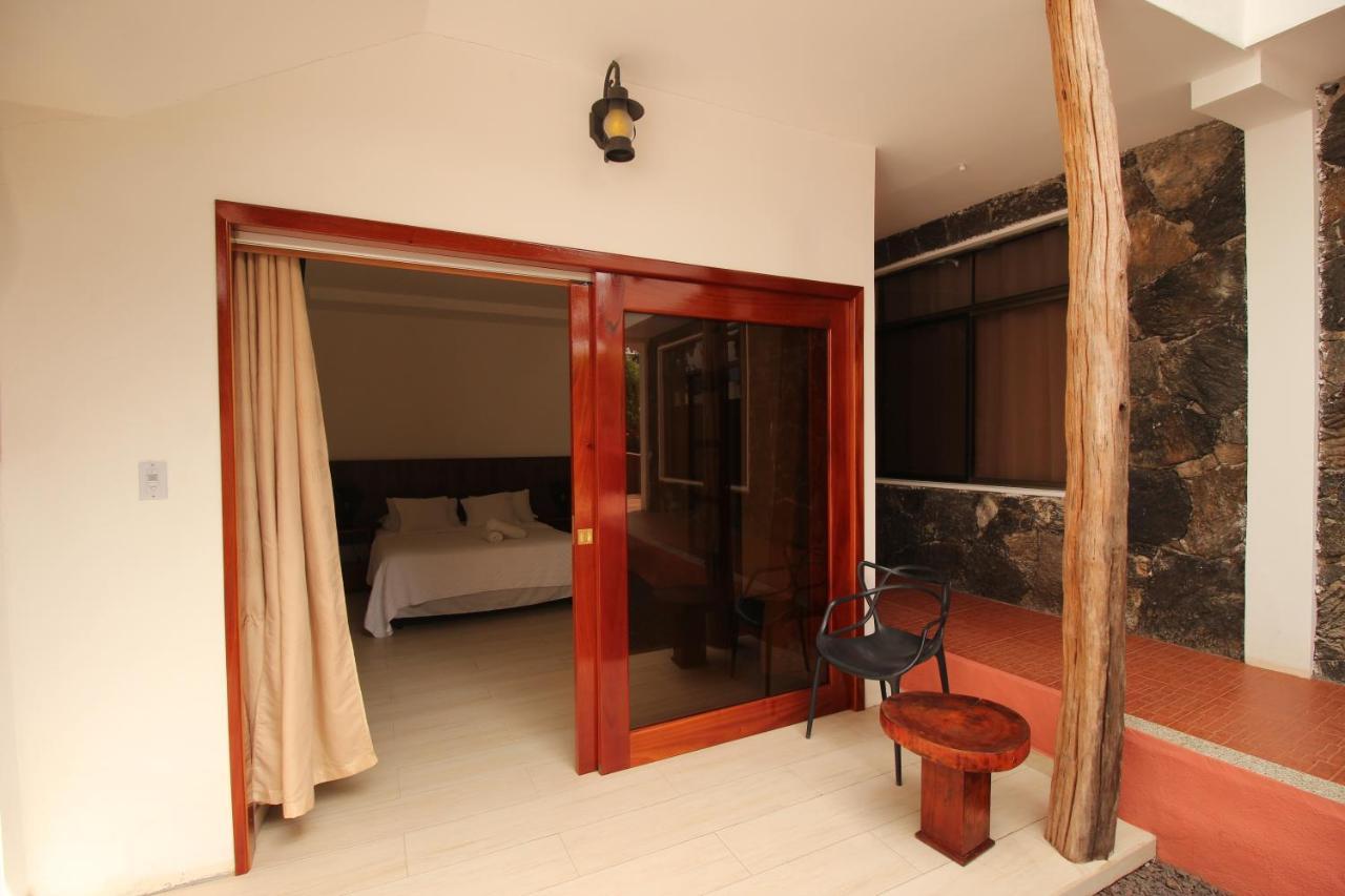 Lava House Hostal 푸에르토아요라 외부 사진