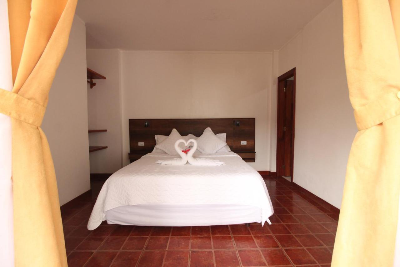 Lava House Hostal 푸에르토아요라 외부 사진