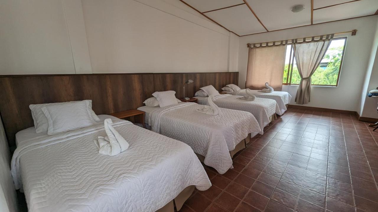 Lava House Hostal 푸에르토아요라 외부 사진