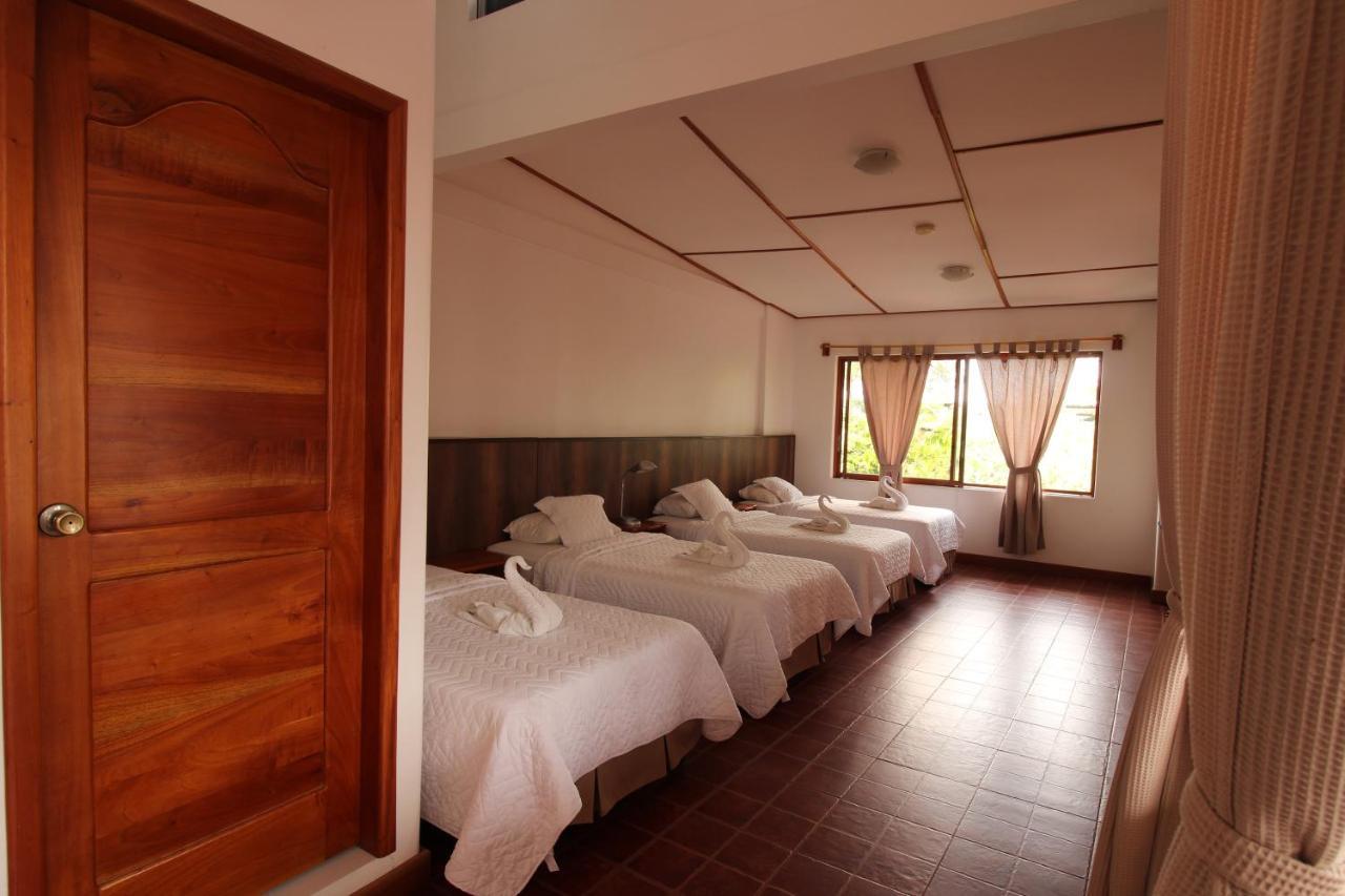 Lava House Hostal 푸에르토아요라 외부 사진