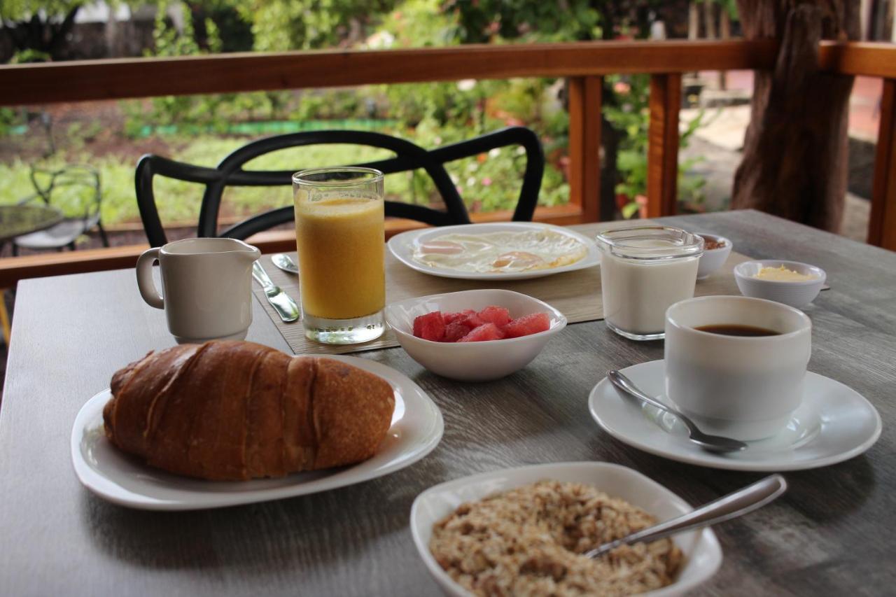 Lava House Hostal 푸에르토아요라 외부 사진
