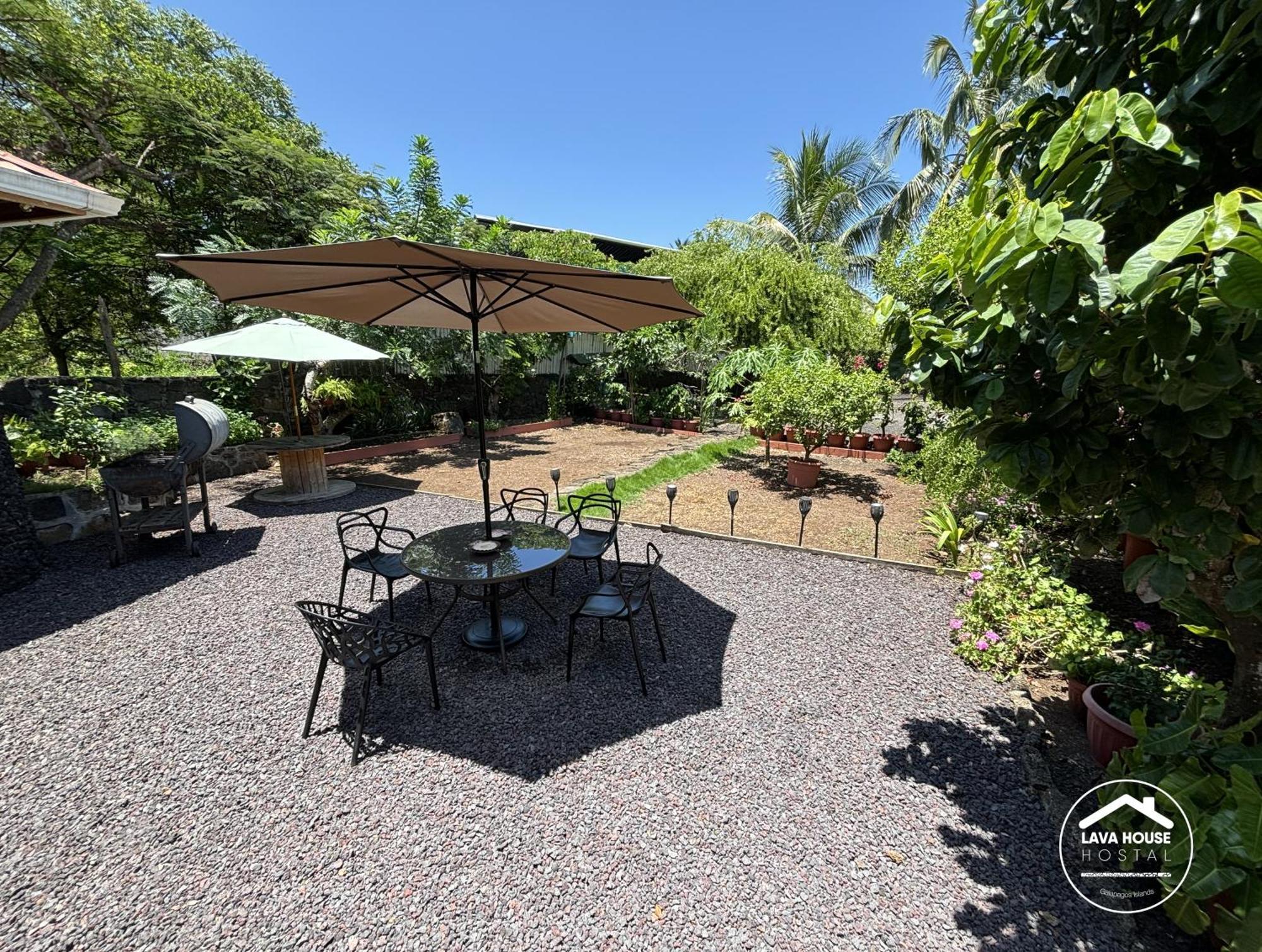 Lava House Hostal 푸에르토아요라 외부 사진