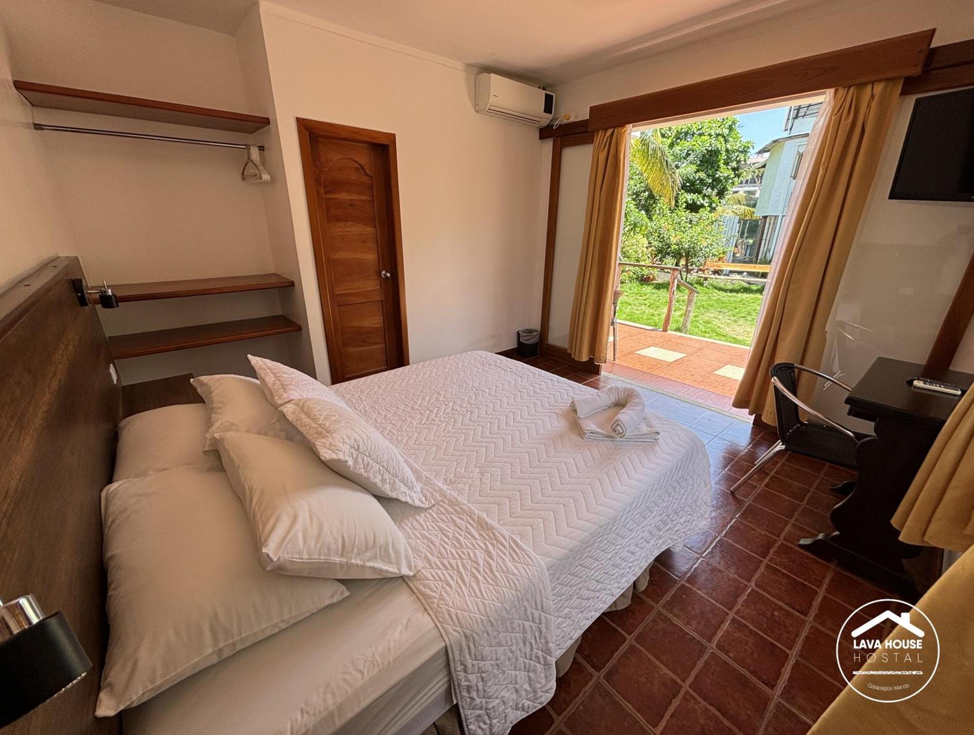 Lava House Hostal 푸에르토아요라 외부 사진