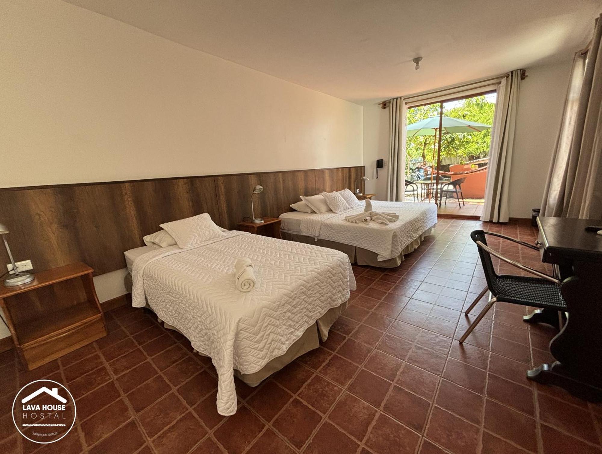 Lava House Hostal 푸에르토아요라 외부 사진