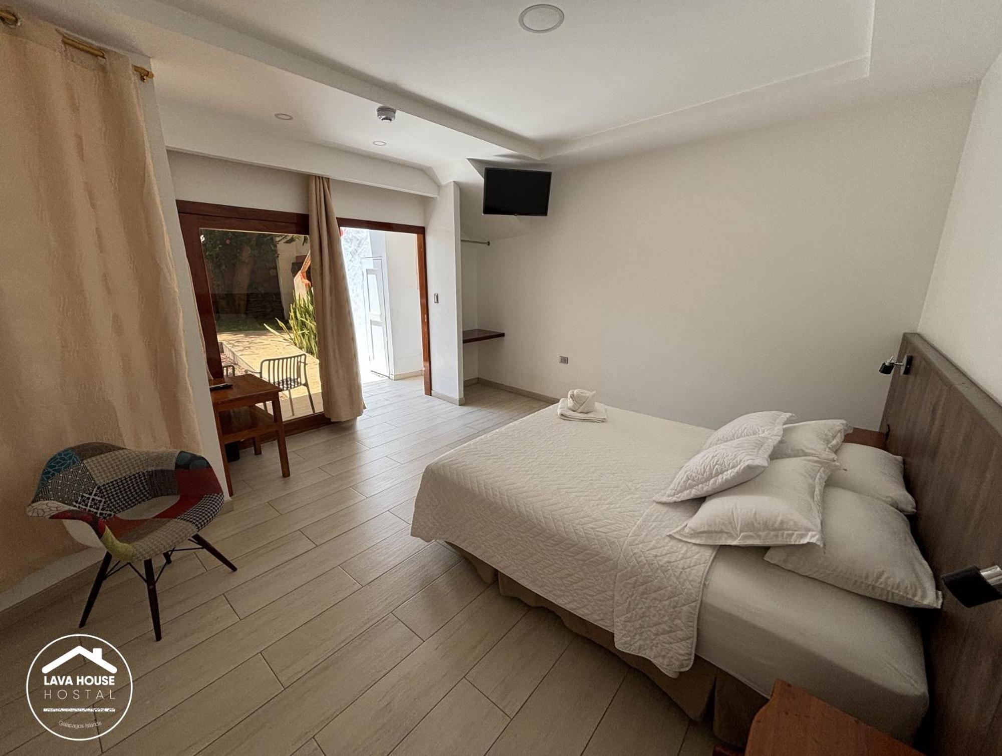 Lava House Hostal 푸에르토아요라 외부 사진