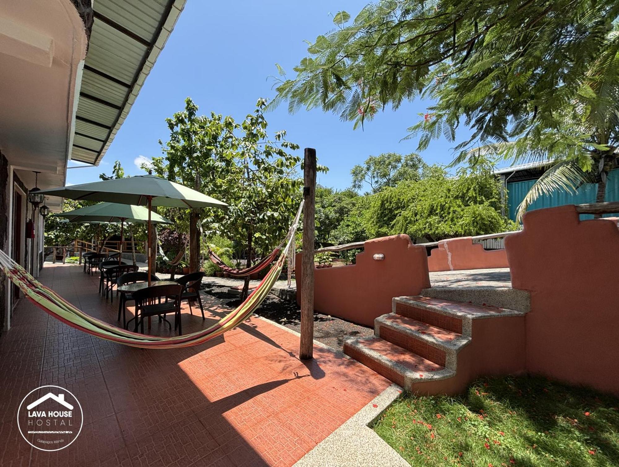 Lava House Hostal 푸에르토아요라 외부 사진