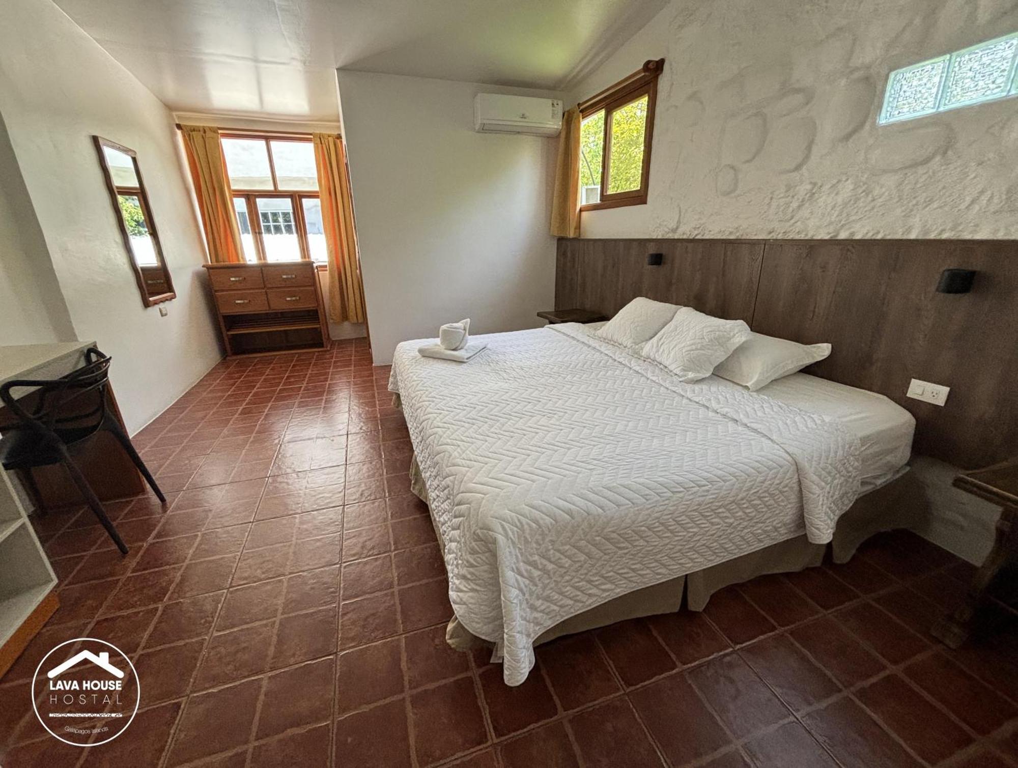 Lava House Hostal 푸에르토아요라 외부 사진