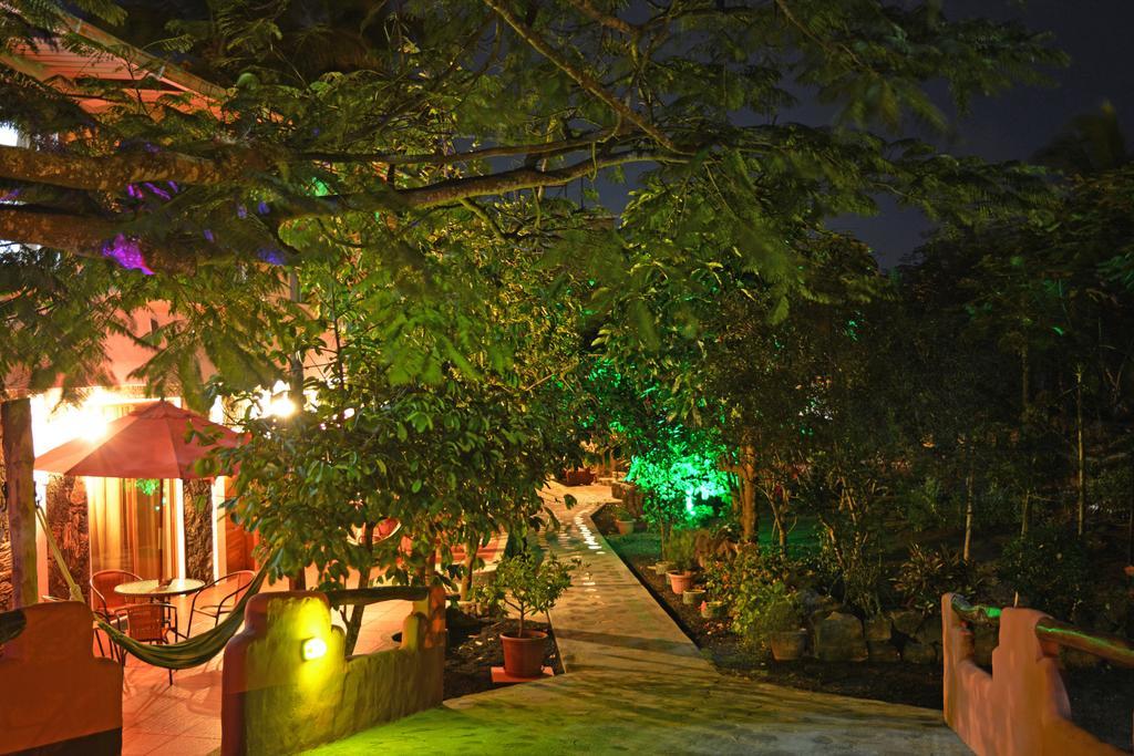 Lava House Hostal 푸에르토아요라 외부 사진
