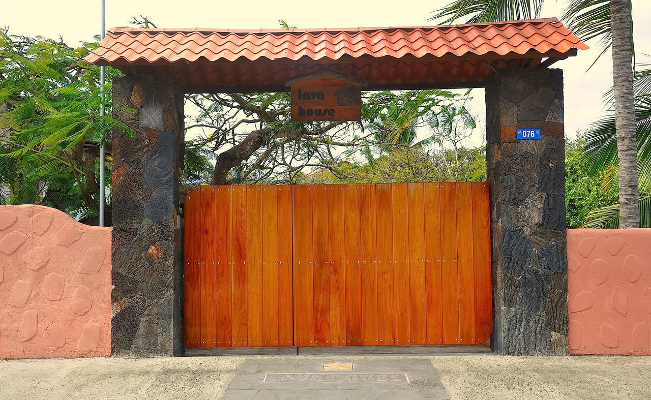 Lava House Hostal 푸에르토아요라 외부 사진